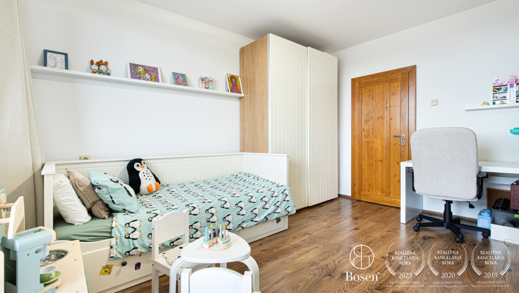 BOSEN | 5 IZBOVÝ RODINNÝ DOM S VEĽKOU ZÁHRADOU, HORNÉ SALIBY