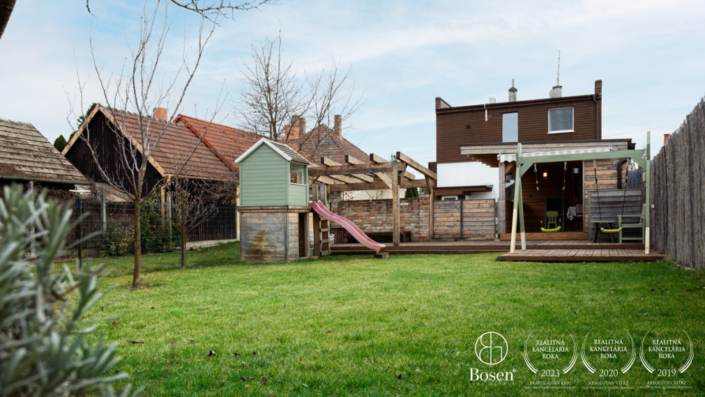 BOSEN | 5 IZBOVÝ RODINNÝ DOM S VEĽKOU ZÁHRADOU, HORNÉ SALIBY