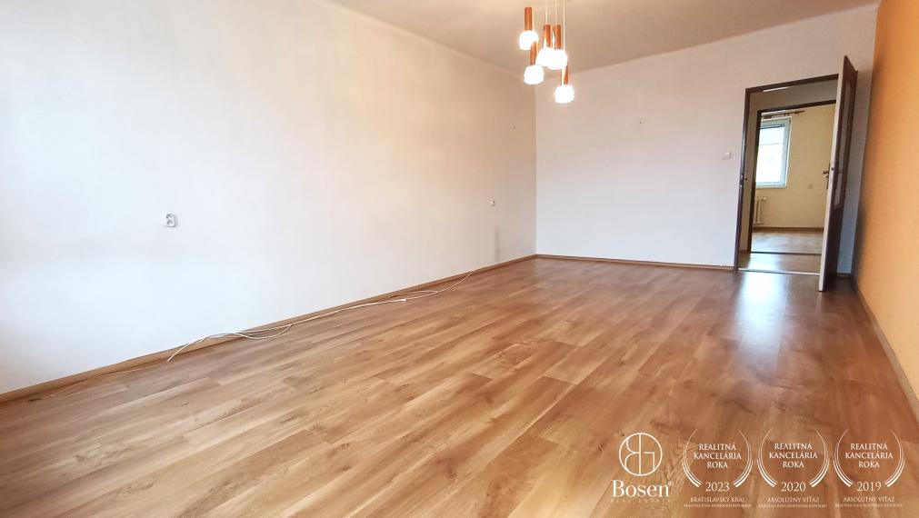 BOSEN | 3i tehlový byt s loggiou, širšie centrum, 87 m2