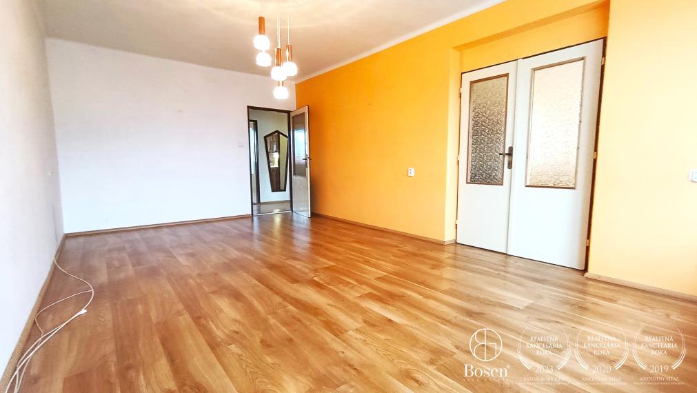 BOSEN | 3i tehlový byt s loggiou, širšie centrum, 87 m2