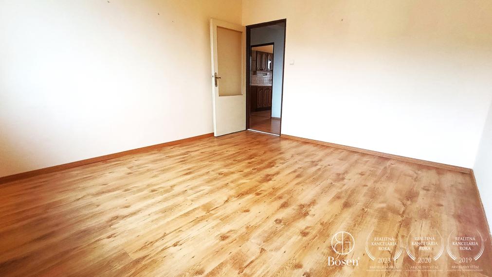 BOSEN | 3i tehlový byt s loggiou, širšie centrum, 87 m2