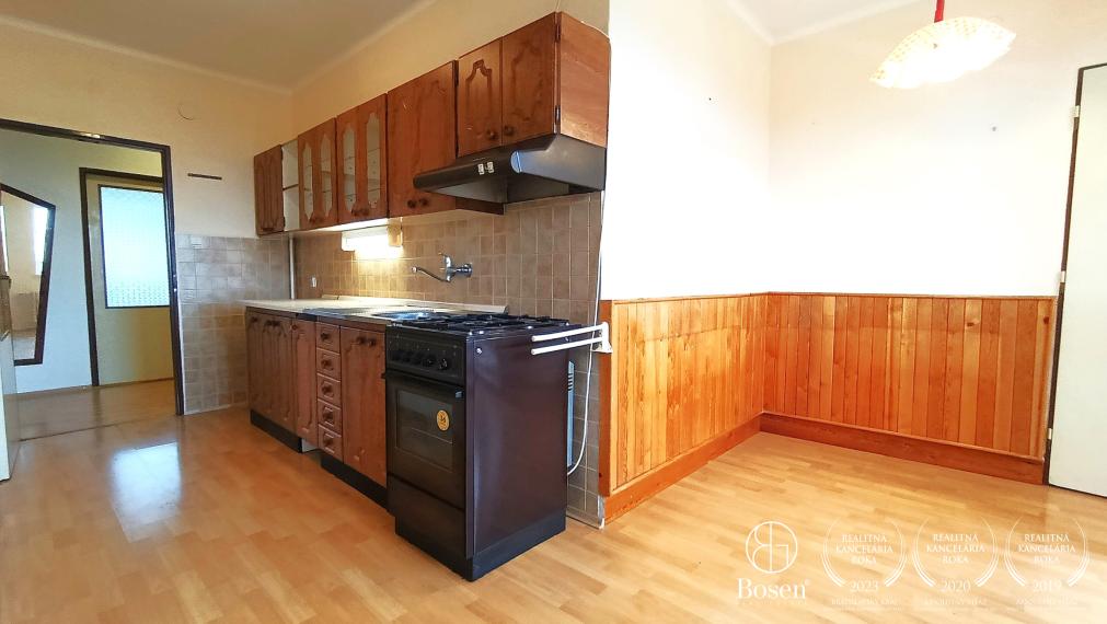 BOSEN | 3i tehlový byt s loggiou, širšie centrum, 87 m2