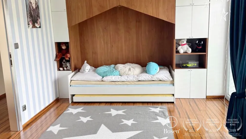 Prenájom nadštandardného 5-izbového rodinného domu s bazénom