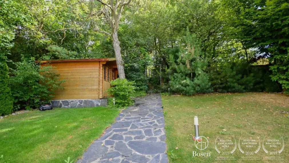 Prenájom nadštandardného 5-izbového rodinného domu s bazénom