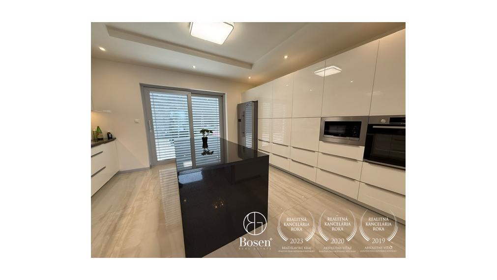 Prenájom nadštandardného 5-izbového rodinného domu s bazénom