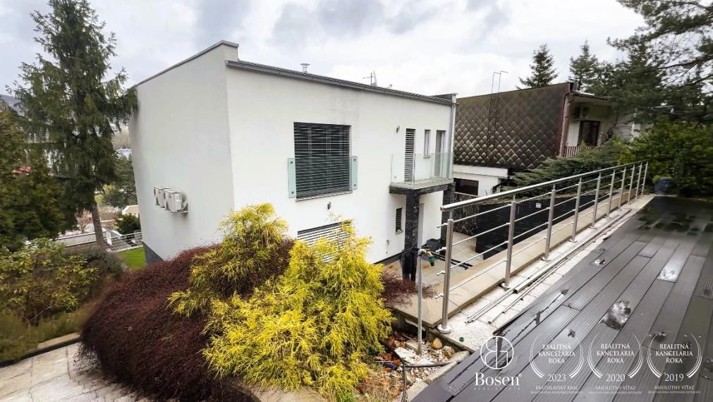 Prenájom nadštandardného 5-izbového rodinného domu s bazénom