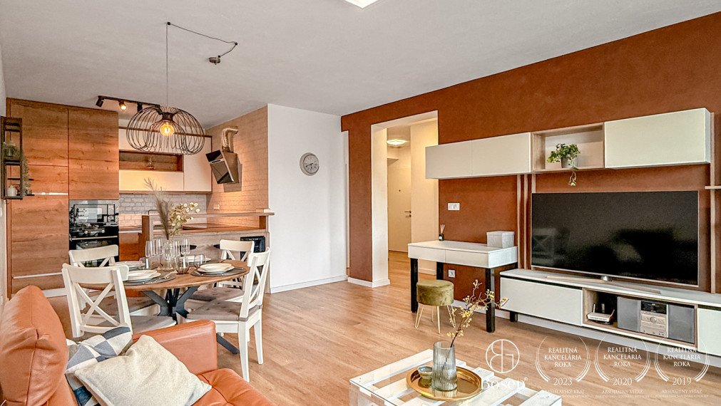 BOSEN | 2-izbový kompletne zariadený byt, Zvolen- RIVER