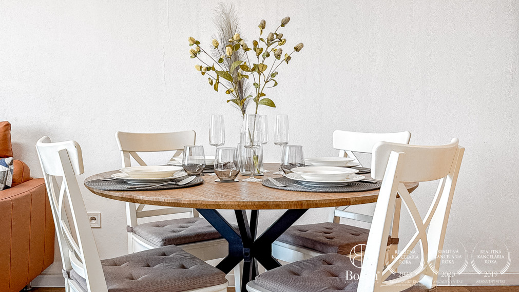 BOSEN | 2-izbový kompletne zariadený byt, Zvolen- RIVER