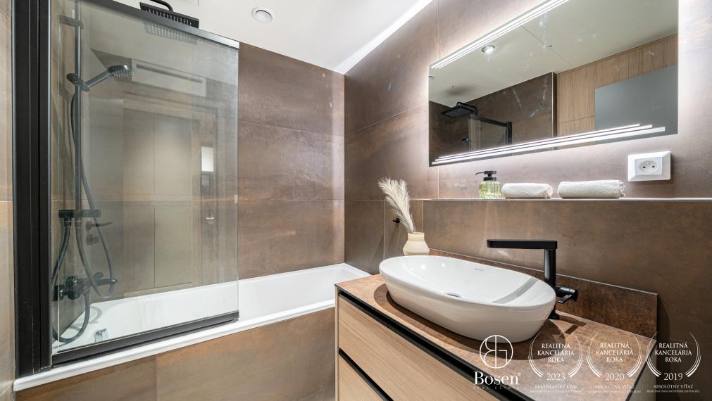 BOSEN | Kompletne zariadený 1,5- izbový byt s garážovým miestom, METROPOLIS - Staré Mesto