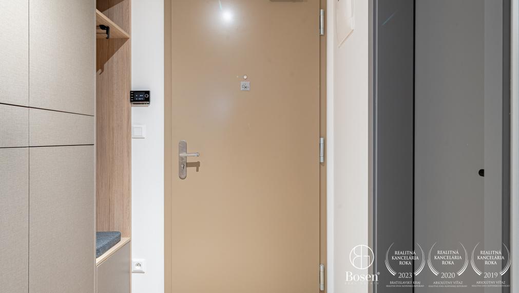 BOSEN | Kompletne zariadený 1,5- izbový byt s garážovým miestom, METROPOLIS - Staré Mesto