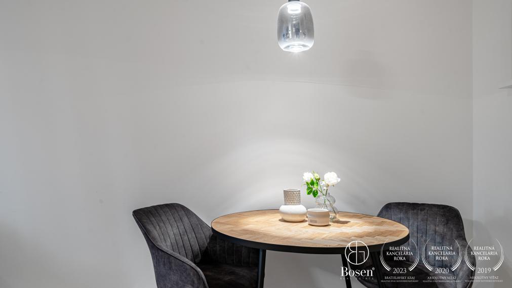 BOSEN | Kompletne zariadený 1,5- izbový byt s garážovým miestom, METROPOLIS - Staré Mesto