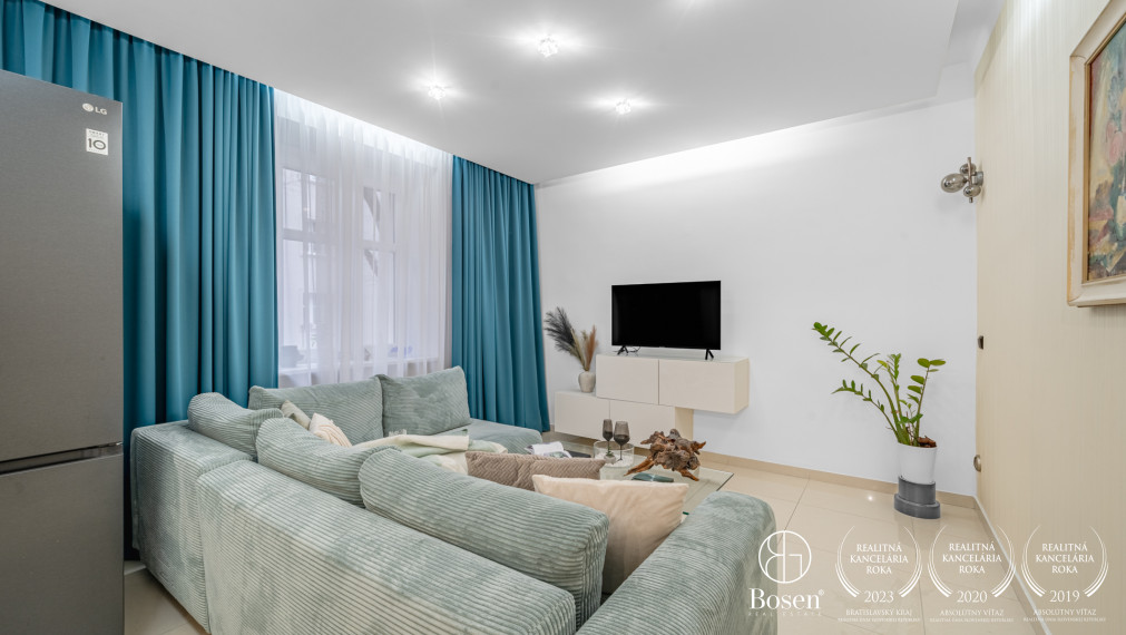 BOSEN | Moderný priestranný 2i byt s lodžiou Staré Mesto BA