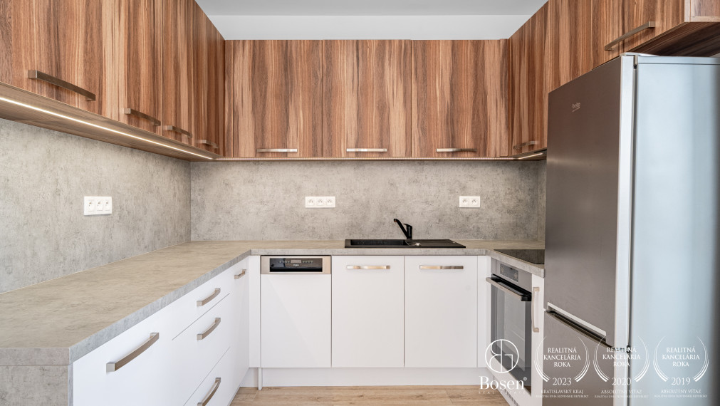 BOSEN | Prenájom 2 izbového bytu s balkónom a parkovaním, Skalica