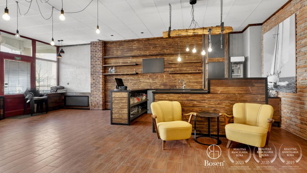 BOSEN | Na prenájom obchodný priestor Malacky Malé námestie