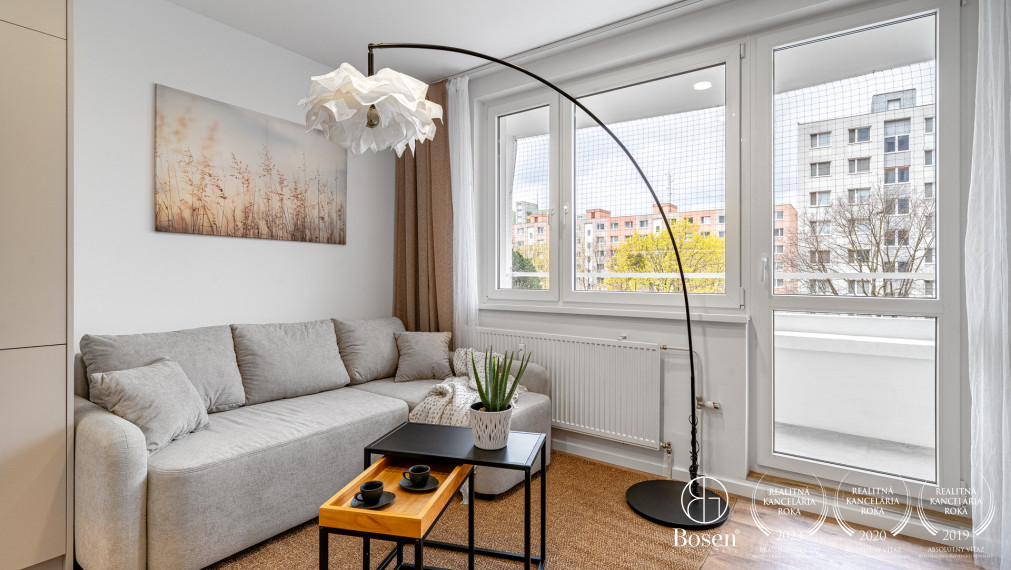 BOSEN | Kompletne zrekonštruovaná a zariadená garsónka s loggiou, 31,11 m², Petržalka, Blagoevova