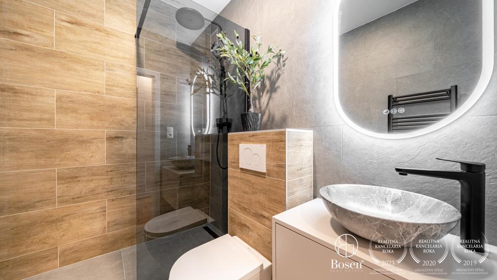 BOSEN | Kompletne zrekonštruovaná a zariadená garsónka s loggiou, 31,11 m², Petržalka, Blagoevova