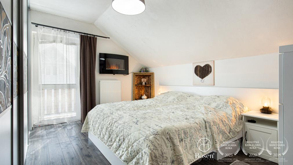 BOSEN | 5i RD s fotovoltikou a dokonalou  záhradou na relax v T. Hradskej