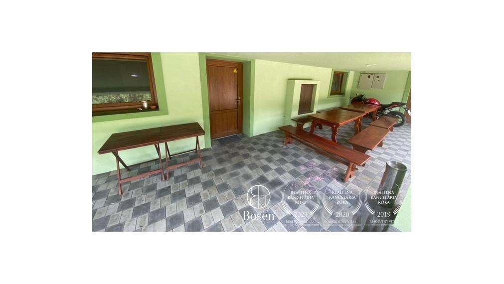 LOYALTERS | Predaj rekreačného domu s veľkým pozemkom, Zvolen – Červený Medokýš