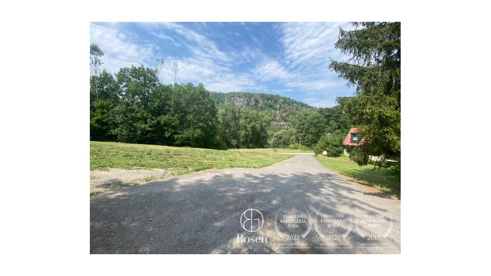 LOYALTERS | Predaj rekreačného domu s veľkým pozemkom, Zvolen – Červený Medokýš