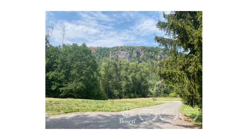 LOYALTERS | Predaj rekreačného domu s veľkým pozemkom, Zvolen – Červený Medokýš