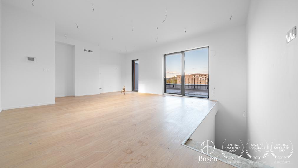 Bosen / 4 izbový byt s terasou a krásnym výhľadom na les