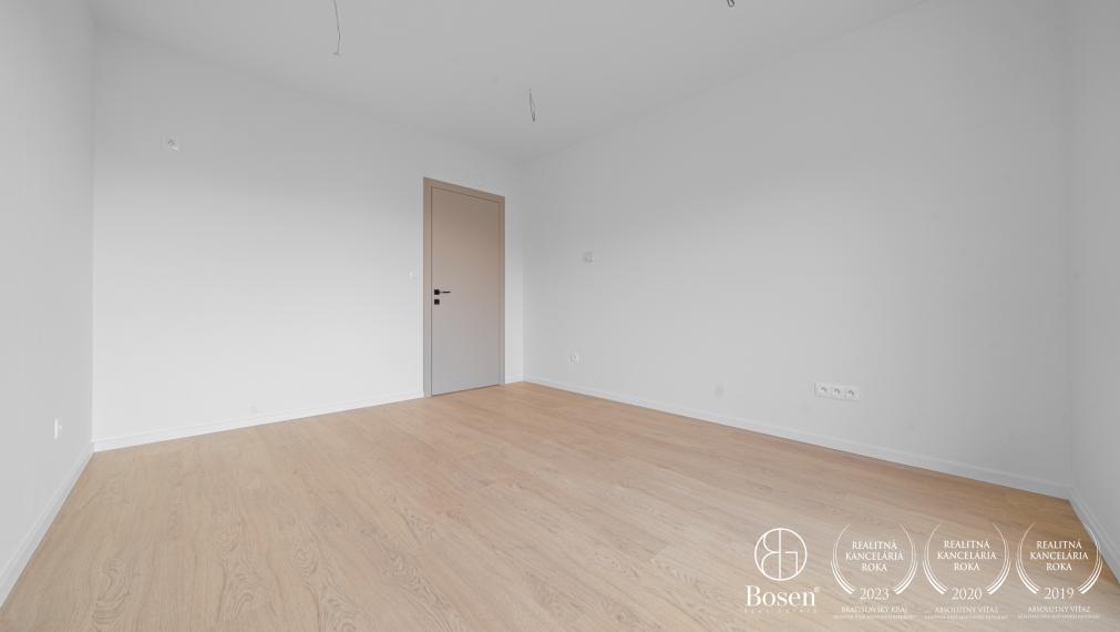 Bosen / 4 izbový byt s terasou a krásnym výhľadom na les