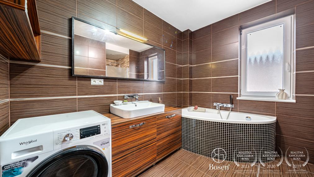 BOSEN|3-izb.byt s garážou, šatníkom a pracovňou v Bratislave