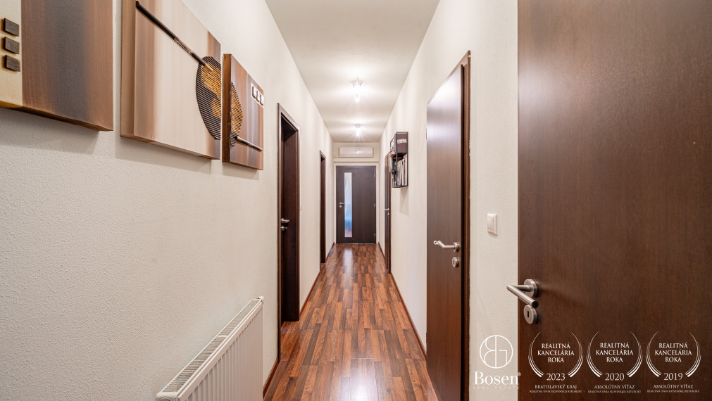 BOSEN|3-izb.byt s garážou, šatníkom a pracovňou v Bratislave