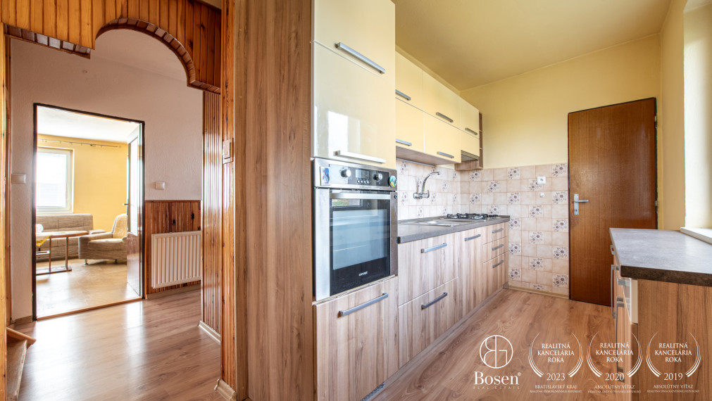 BOSEN | Na predaj rodinný dom s pozemkom o výmere 1967m²- Bánovce nad Bebravou