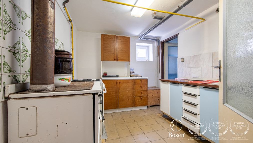 BOSEN | Na predaj rodinný dom s pozemkom o výmere 1967m²- Bánovce nad Bebravou