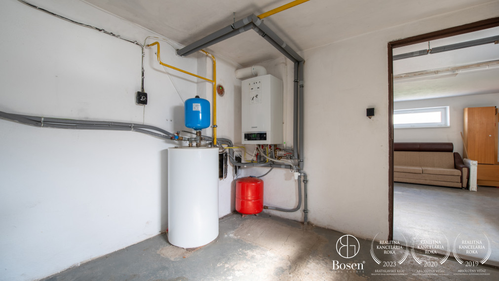 BOSEN | Na predaj rodinný dom s pozemkom o výmere 1967m²- Bánovce nad Bebravou