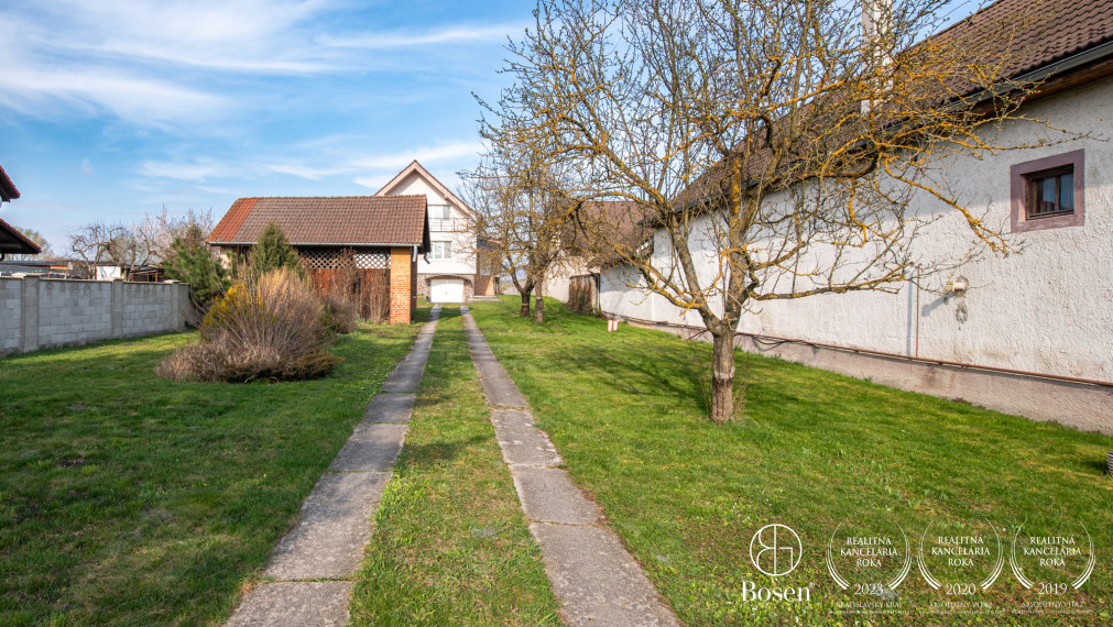 BOSEN | Na predaj rodinný dom s pozemkom o výmere 1967m²- Bánovce nad Bebravou