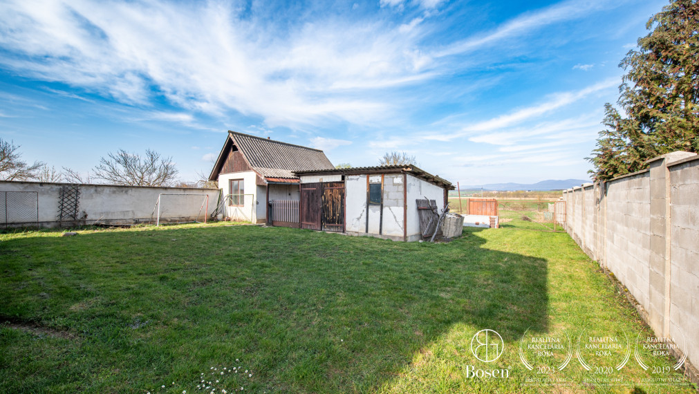BOSEN | Na predaj rodinný dom s pozemkom o výmere 1967m²- Bánovce nad Bebravou