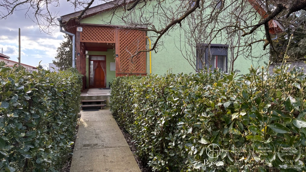 LOYALTERS | Na predaj rodinný dom s veľkým pozemkom - Hviezdoslavov