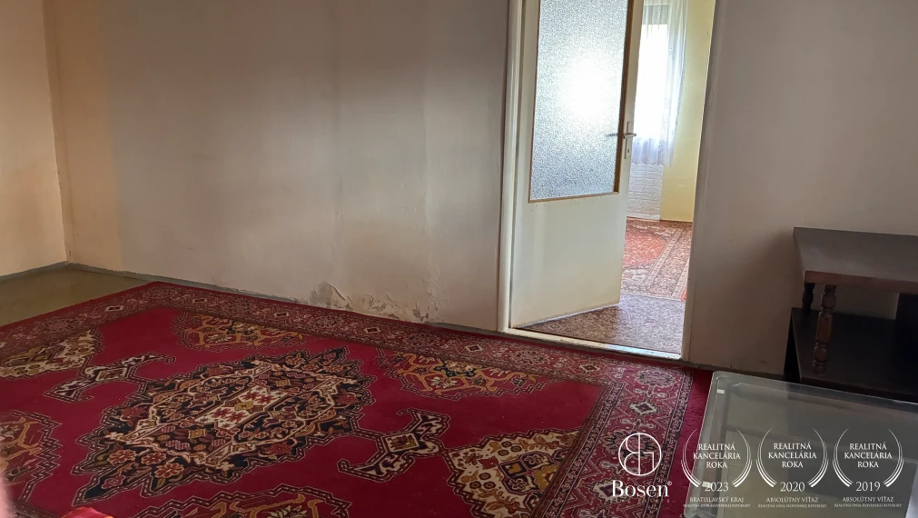 LOYALTERS | Na predaj rodinný dom s veľkým pozemkom - Hviezdoslavov