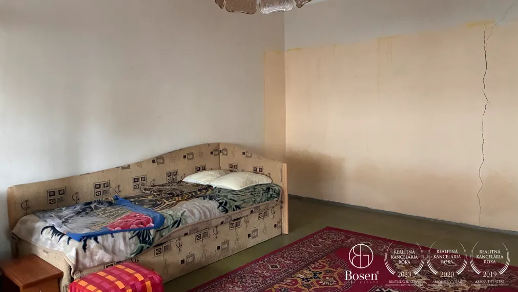 LOYALTERS | Na predaj rodinný dom s veľkým pozemkom - Hviezdoslavov