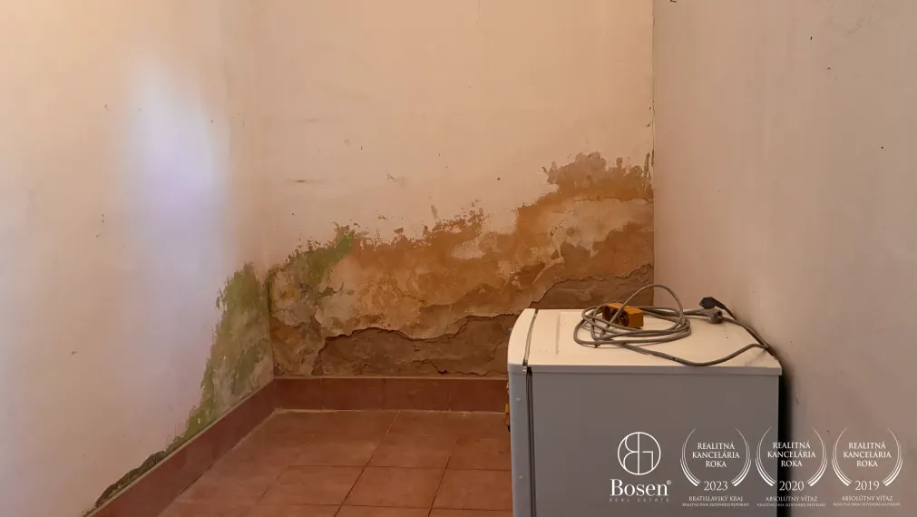 LOYALTERS | Na predaj rodinný dom s veľkým pozemkom - Hviezdoslavov