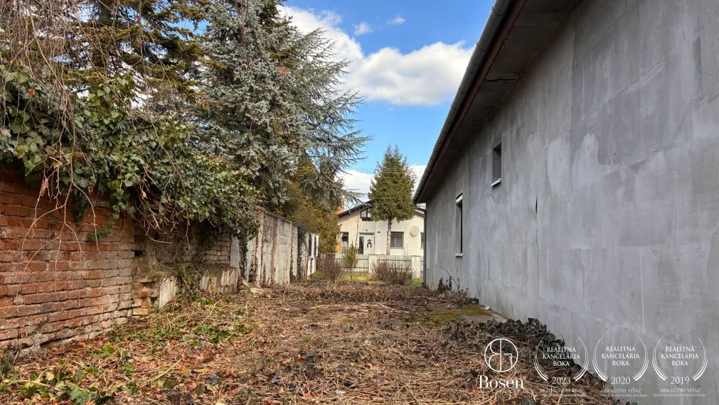 LOYALTERS | Na predaj rodinný dom s veľkým pozemkom - Hviezdoslavov