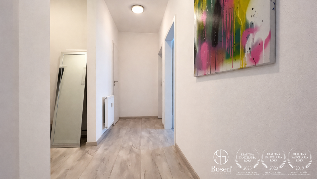 BOSEN | Na prenájom 3i byt v centre mesta s parkingom - Olbrachtova ulica