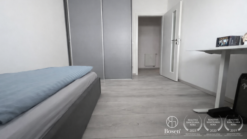 BOSEN | Na prenájom 3i byt v centre mesta s parkingom - Olbrachtova ulica