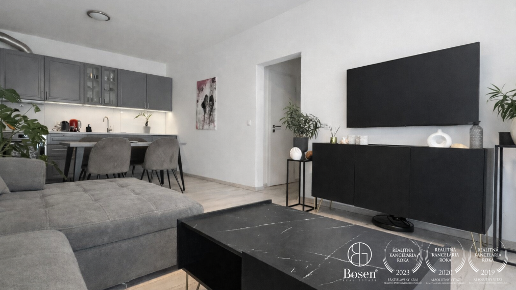 BOSEN | Na prenájom 3i byt v centre mesta s parkingom - Olbrachtova ulica