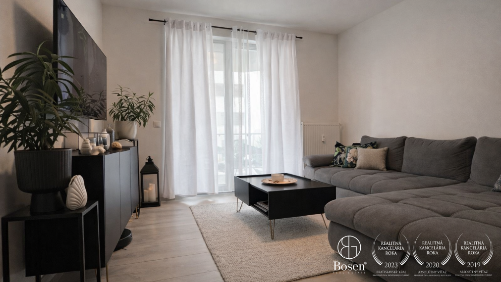 BOSEN | Na prenájom 3i byt v centre mesta s parkingom - Olbrachtova ulica