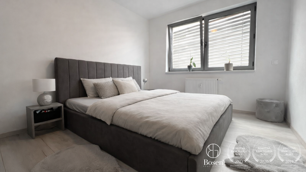 BOSEN | Na prenájom 3i byt v centre mesta s parkingom - Olbrachtova ulica