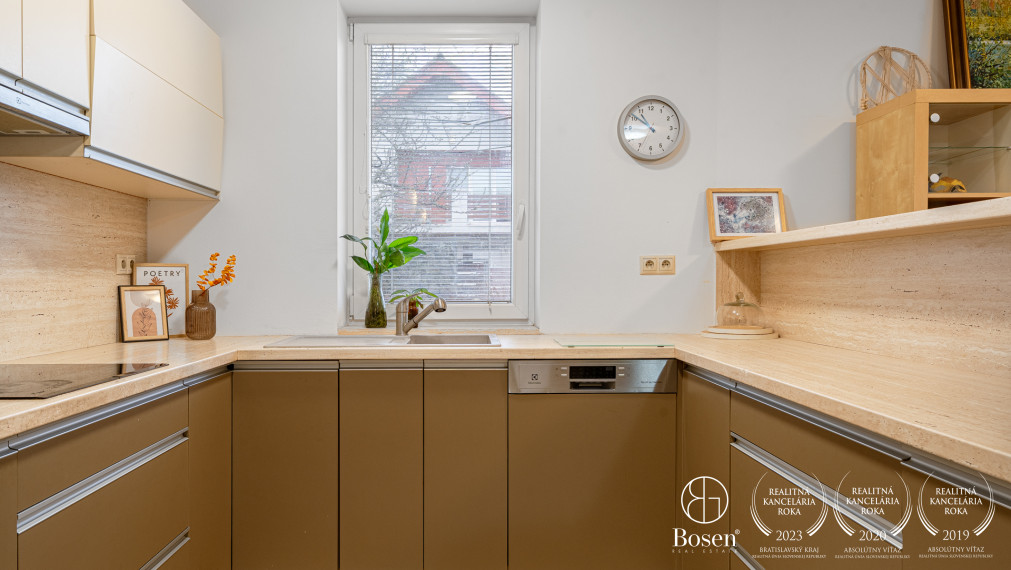 BOSEN| Nadštandardný 6-izbový rodinný dom v tichej lokalite Malé Vinice