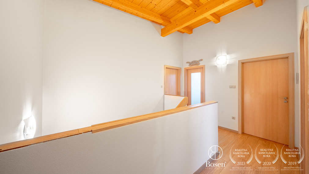 BOSEN| Nadštandardný 6-izbový rodinný dom v tichej lokalite Malé Vinice