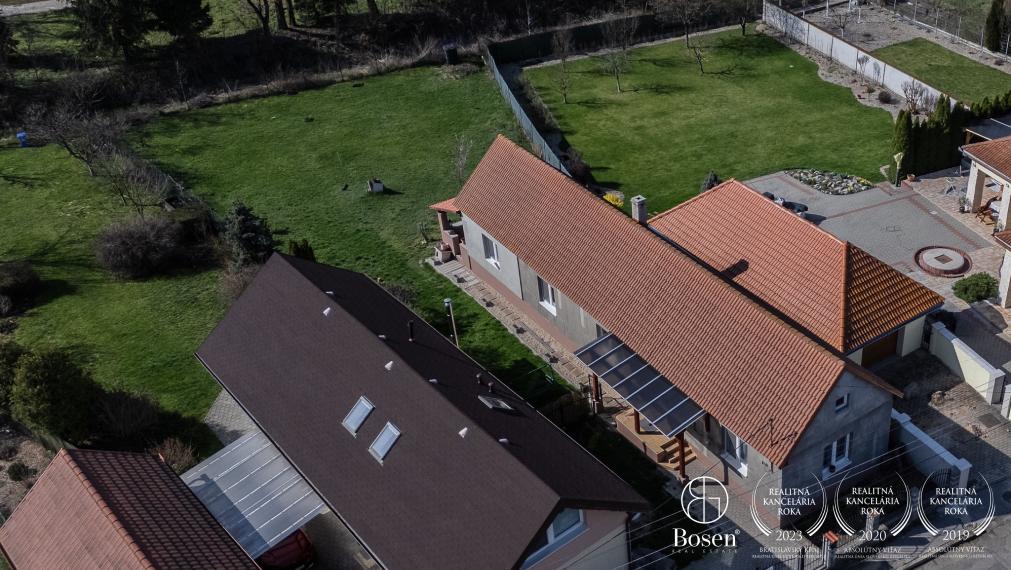 BOSEN | Rodinný dom s vidieckym nádychom v obci Číž, 1009m2