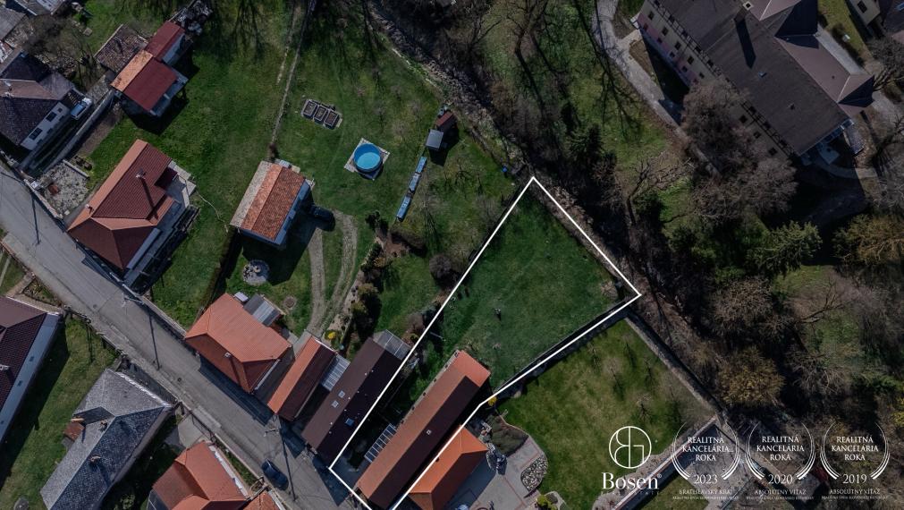 BOSEN | Rodinný dom s vidieckym nádychom v obci Číž, 1009m2