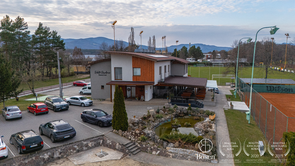 BOSEN | Zabehnutéhý hotel s reštauráciou, Nedožery-Brezany, 9.729 m2