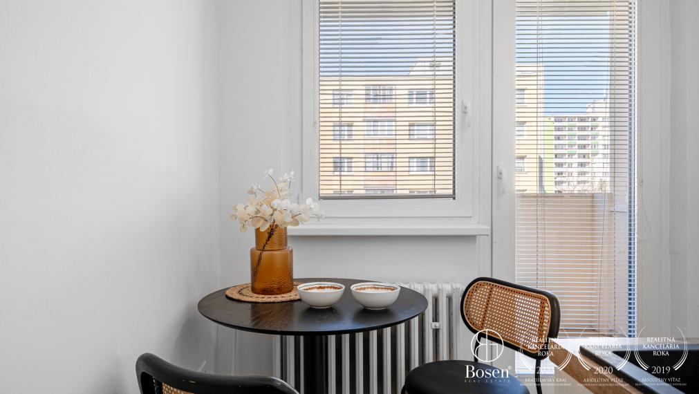 BOSEN | Svetlý 1 izbový byt s balkónom - zariadený, 36,38 m2