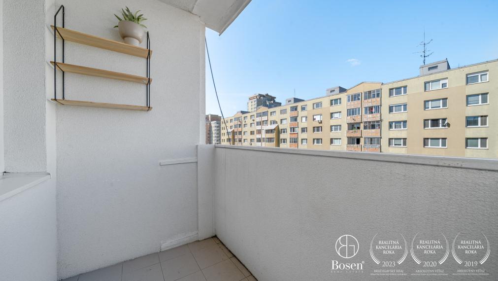 BOSEN | Svetlý 1 izbový byt s balkónom - zariadený, 36,38 m2